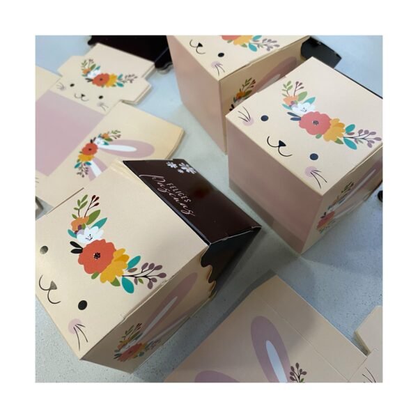 Caja “Felices Pascuas Coneja Flores” x unidad